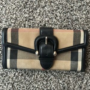 BURBERRY Nova Check Long Wallet